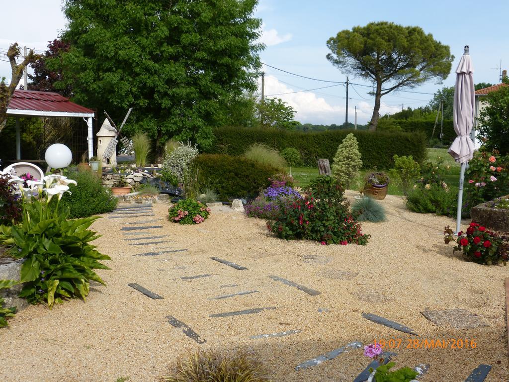 Chambre d'Hôtes Les 3 Moulins Cozes Exterior foto
